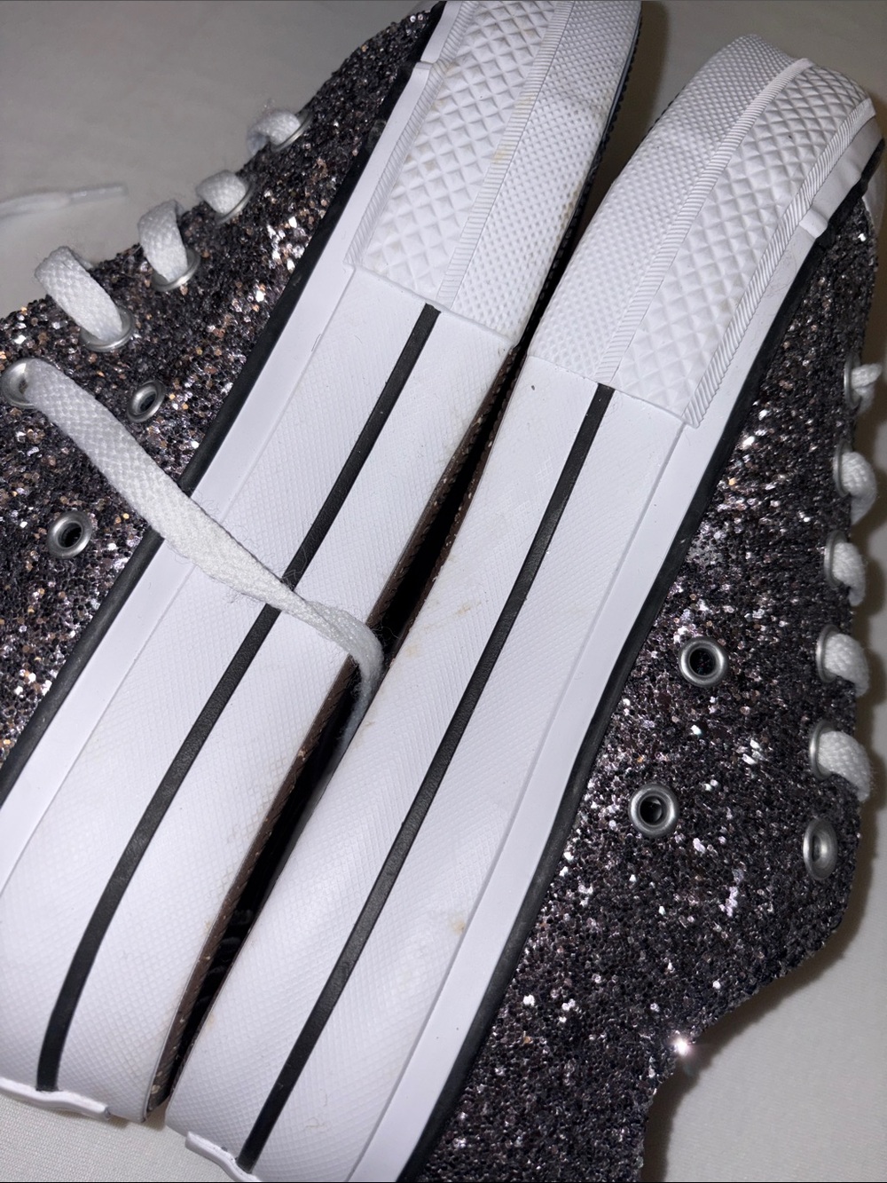 Converse Low Top Sneakers - Gold & Silver Glitter lace up Size 6.5 NWT - Picture 4 of 9